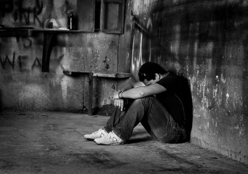 صور رجل حزين جدا